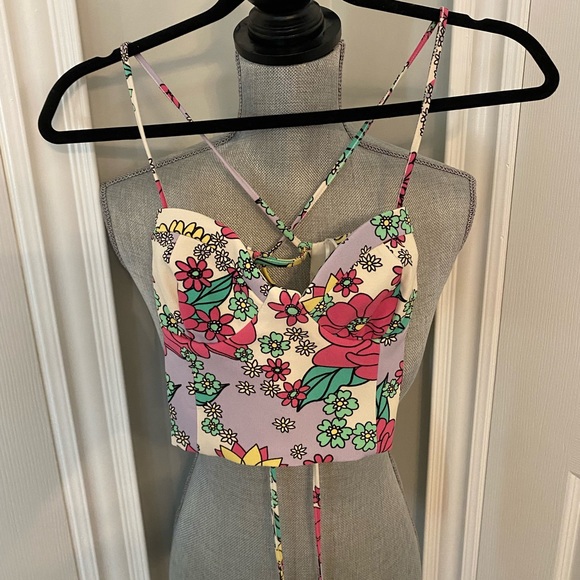 Zara criss cross floral top - Picture 1 of 1